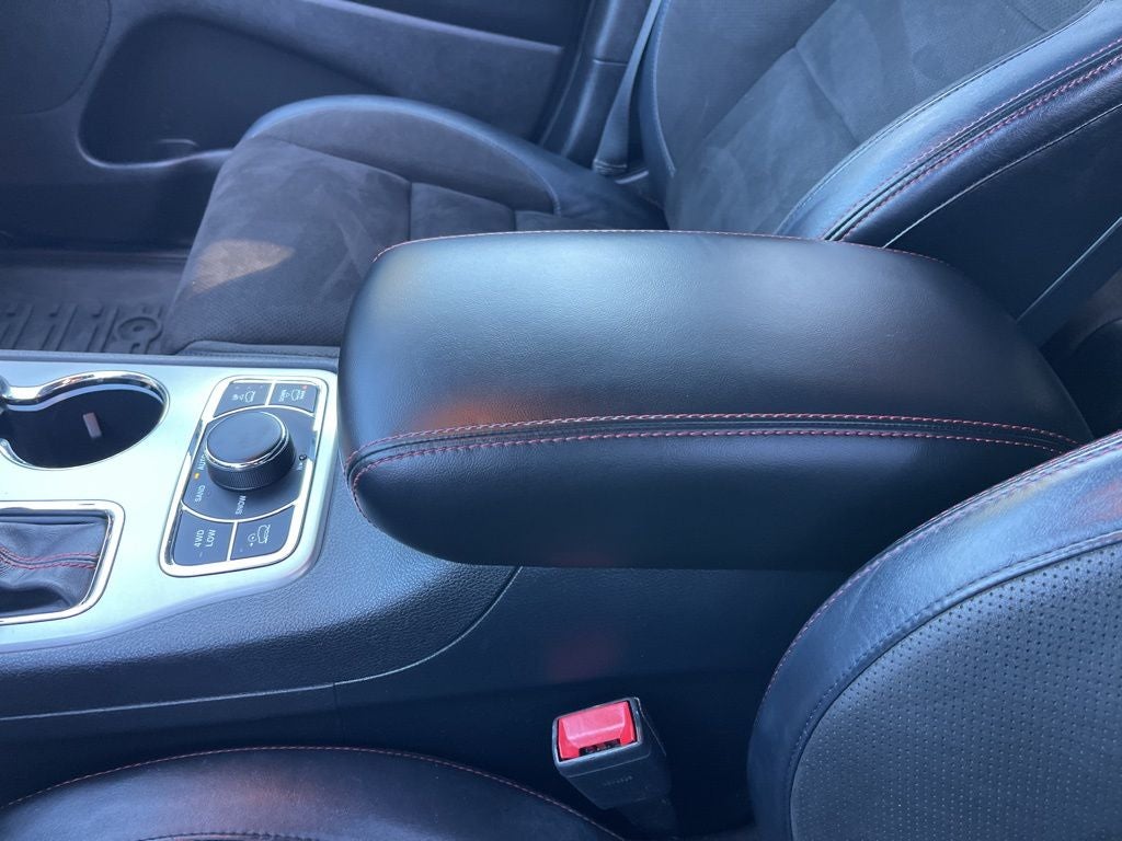 2019 Jeep Grand Cherokee TRAILHAWK *** SUPER LOW MILES LOCALLY OWNED AWD *