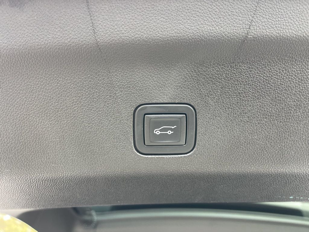 2023 GMC Yukon XL AT4 *** ONE OWNER SUPER CLEAN ***