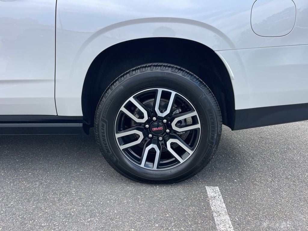 2023 GMC Yukon XL AT4 *** ONE OWNER SUPER CLEAN ***