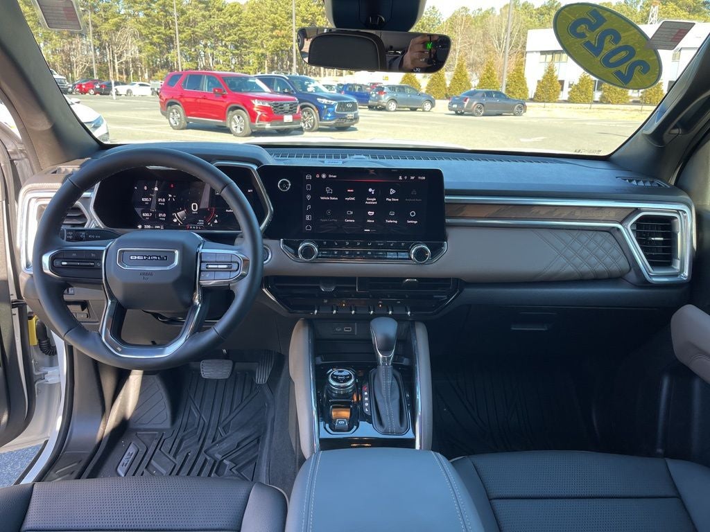 2025 GMC Canyon Denali *** LOADED 4WD LEATHER MOONROOF ***