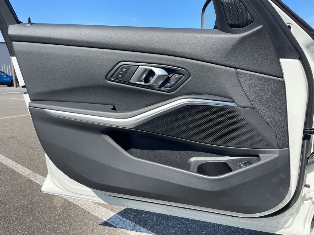 2025 BMW 3 Series 330i