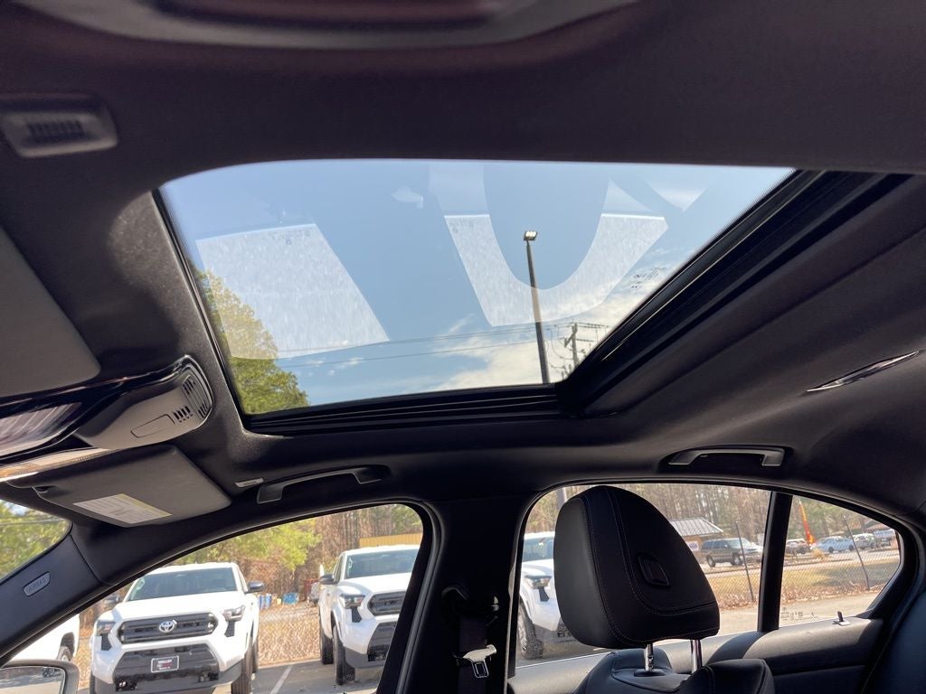 2025 BMW 3 Series 330i