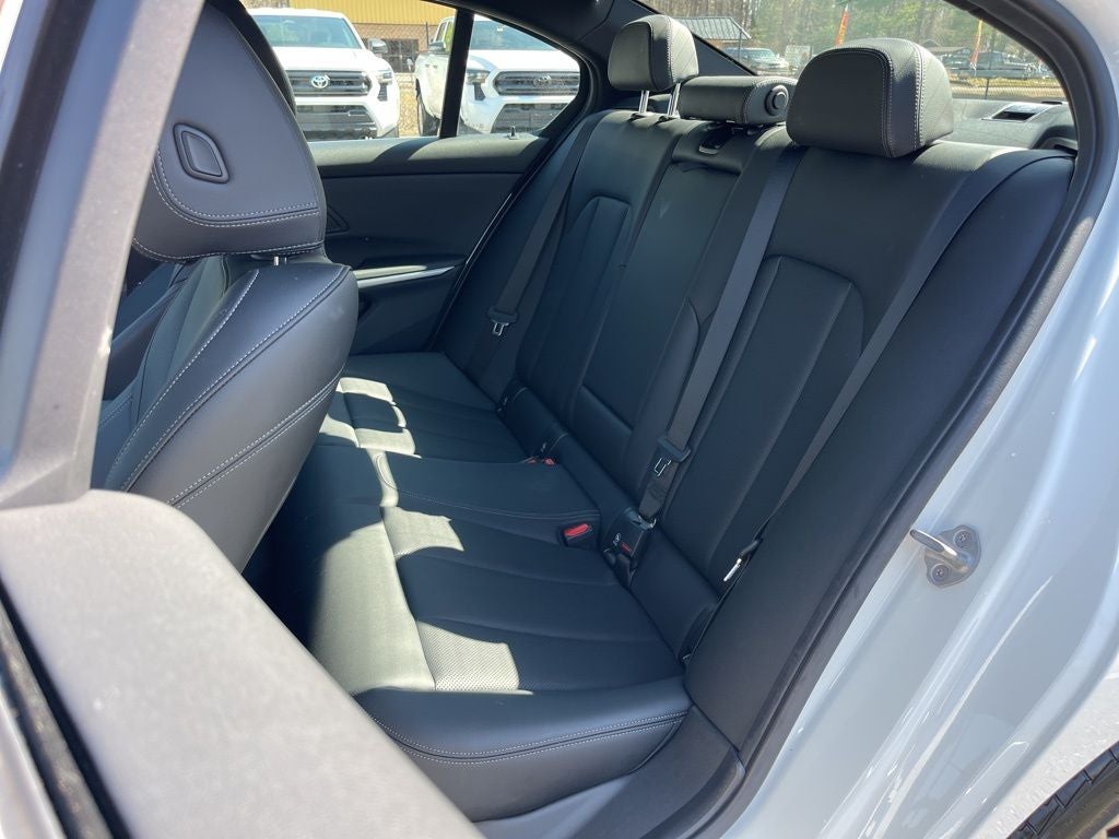 2025 BMW 3 Series 330i