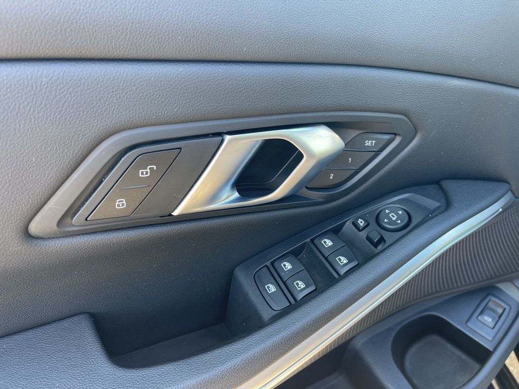 2025 BMW 3 Series 330i xDrive