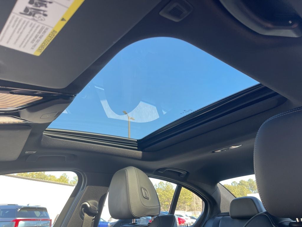 2025 BMW 3 Series 330i xDrive