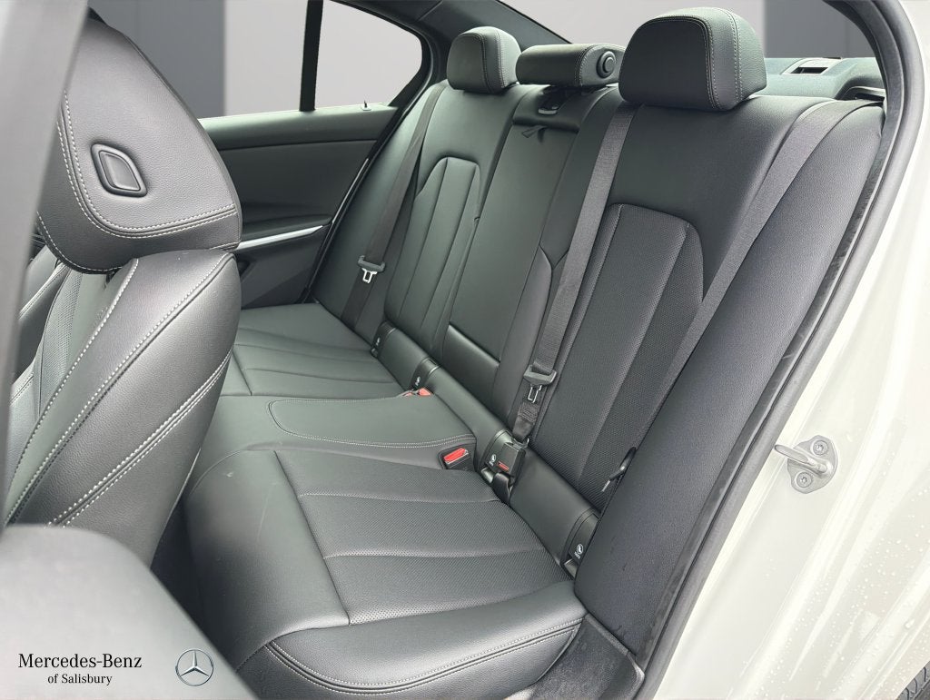 2025 BMW 3 Series 330i xDrive