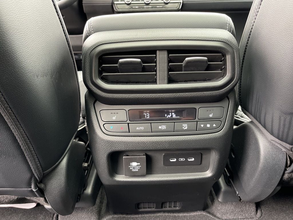 2025 Honda Pilot Elite *** ONE OWNER LOADED SUPER LOW MILES *