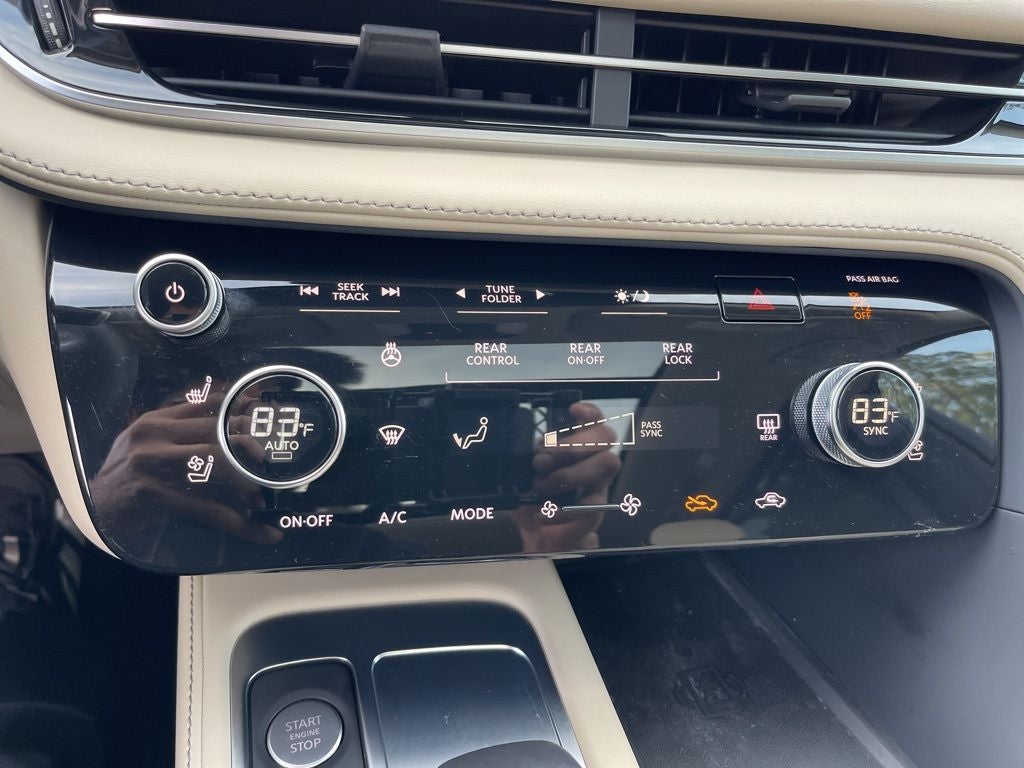 2023 INFINITI QX60 LUXE