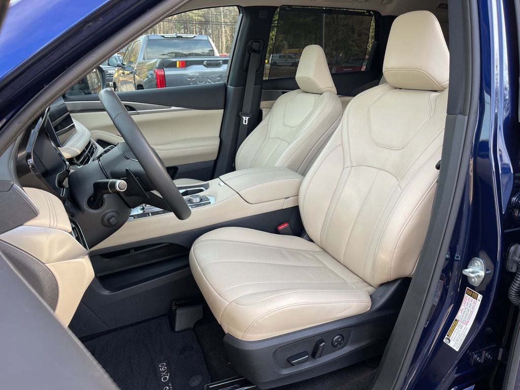 2023 INFINITI QX60 LUXE
