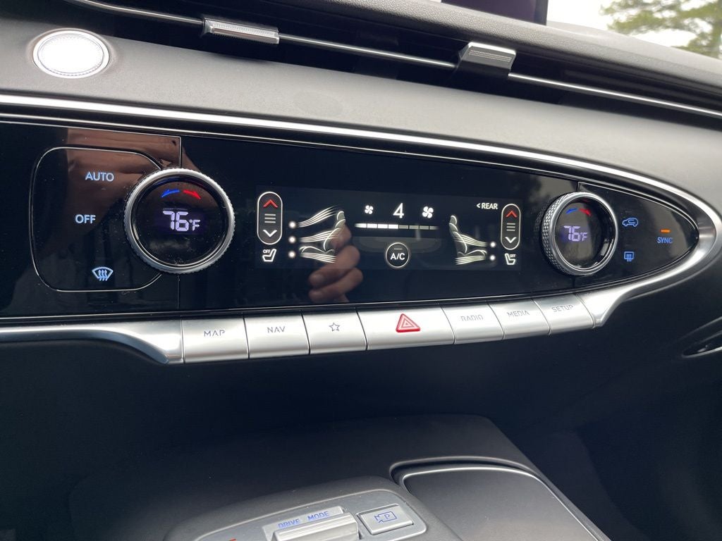 2025 Genesis GV70 2.5T