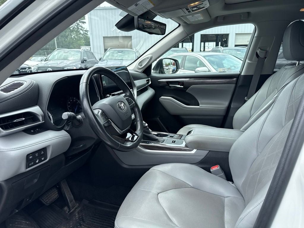 2020 Toyota Highlander Hybrid Platinum