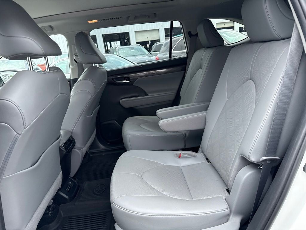 2020 Toyota Highlander Hybrid Platinum