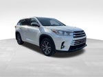 2017 Toyota Highlander XLE ***ONE OWNER AWD LEATHER LOADED ***