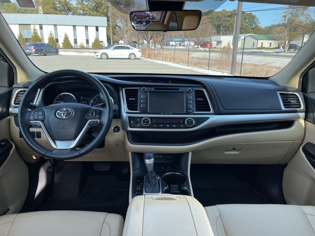 2017 Toyota Highlander XLE ***ONE OWNER AWD LEATHER LOADED ***