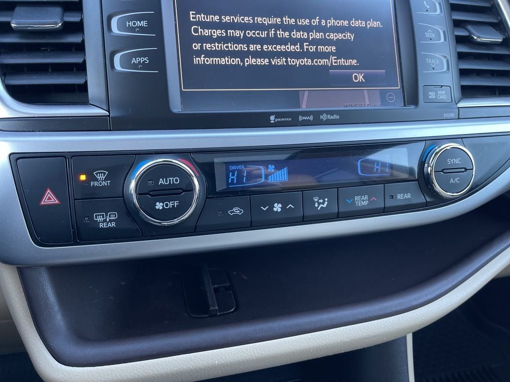 2019 Toyota Highlander XLE *** AWD PEARL WHITE LOCAL TRADE ***