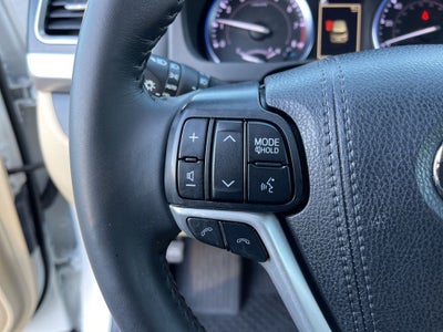 2019 Toyota Highlander XLE *** AWD PEARL WHITE LOCAL TRADE ***