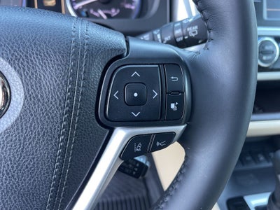 2019 Toyota Highlander XLE *** AWD PEARL WHITE LOCAL TRADE ***