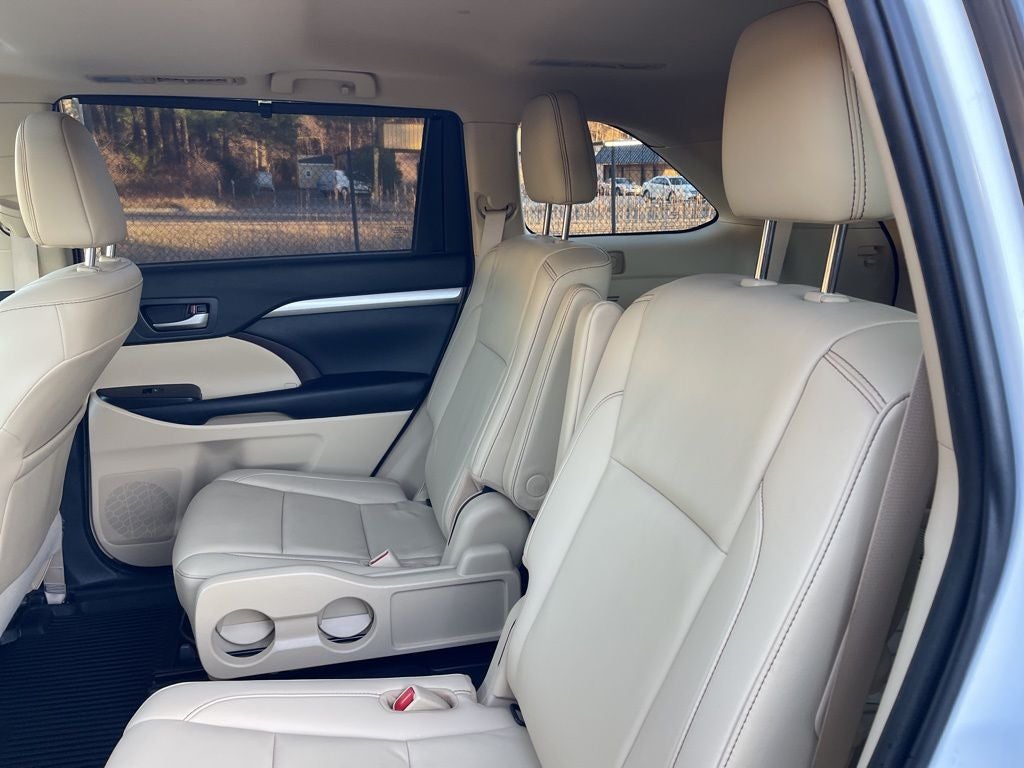 2019 Toyota Highlander XLE *** AWD PEARL WHITE LOCAL TRADE ***