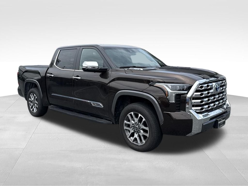 2024 Toyota Tundra Hybrid 1794 Edition *** 4X4 CREW CAB LOW MILES ***