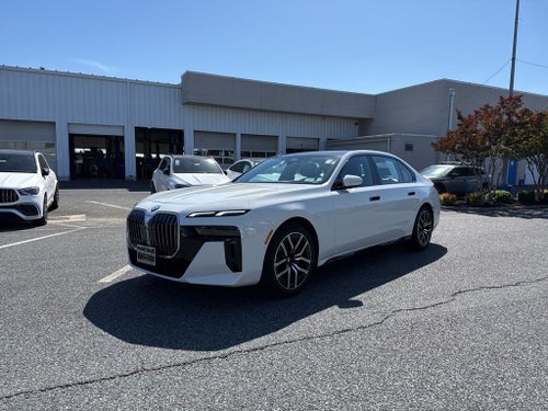 2025 BMW 7 Series 740i xDrive
