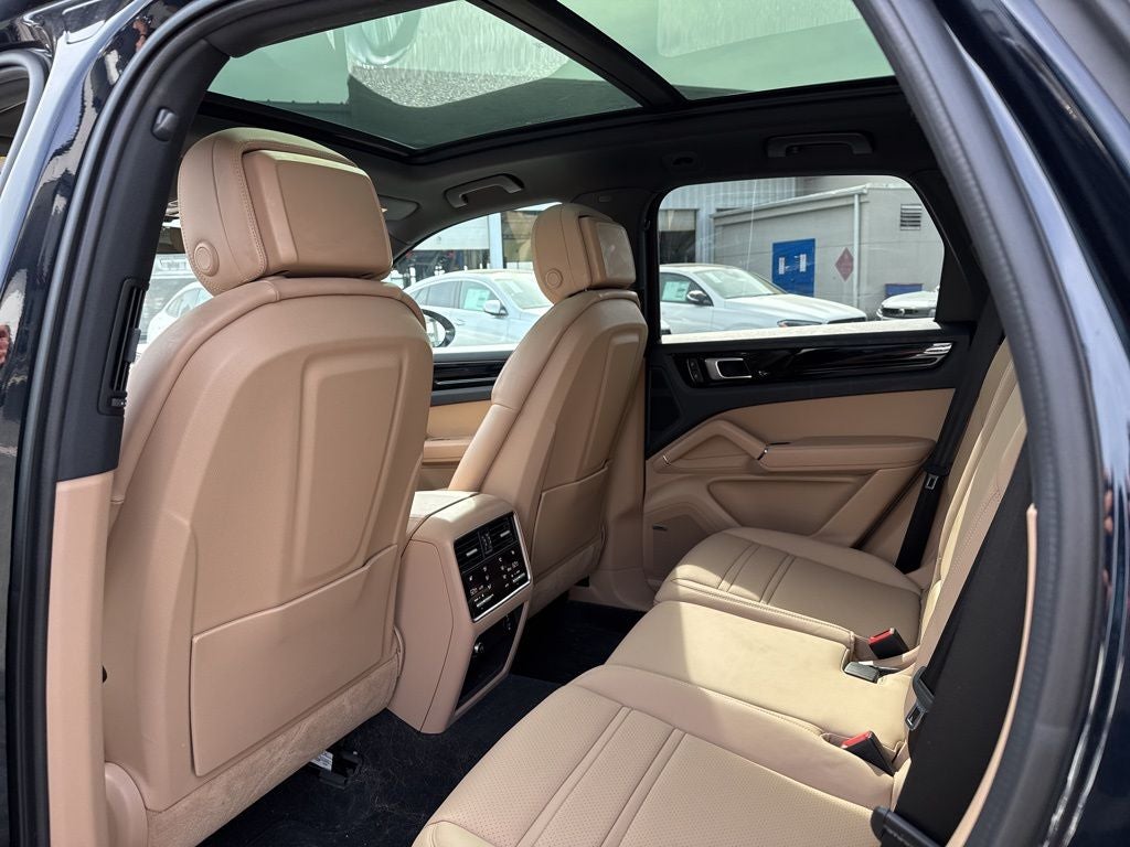 2022 Porsche Cayenne Base