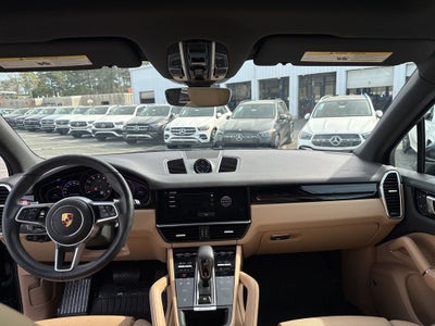 2022 Porsche Cayenne Base
