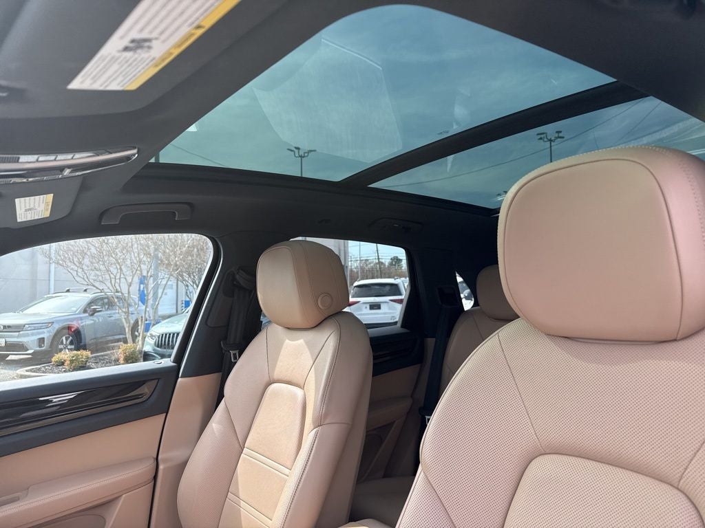 2022 Porsche Cayenne Base