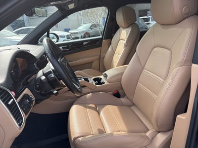 2022 Porsche Cayenne Base