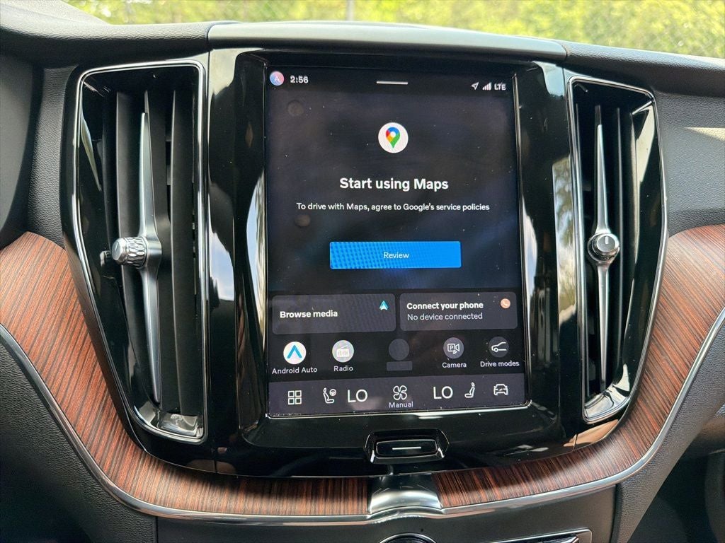 2024 Volvo XC60 B5 Plus Dark Theme