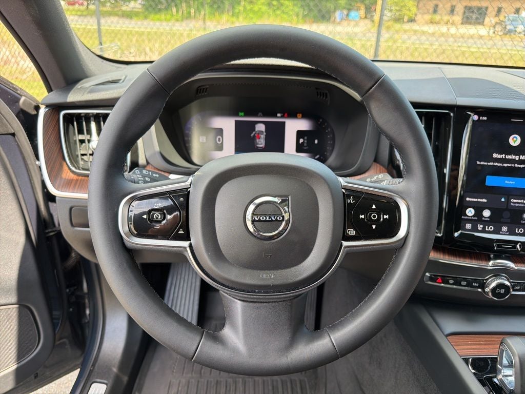2024 Volvo XC60 B5 Plus Dark Theme