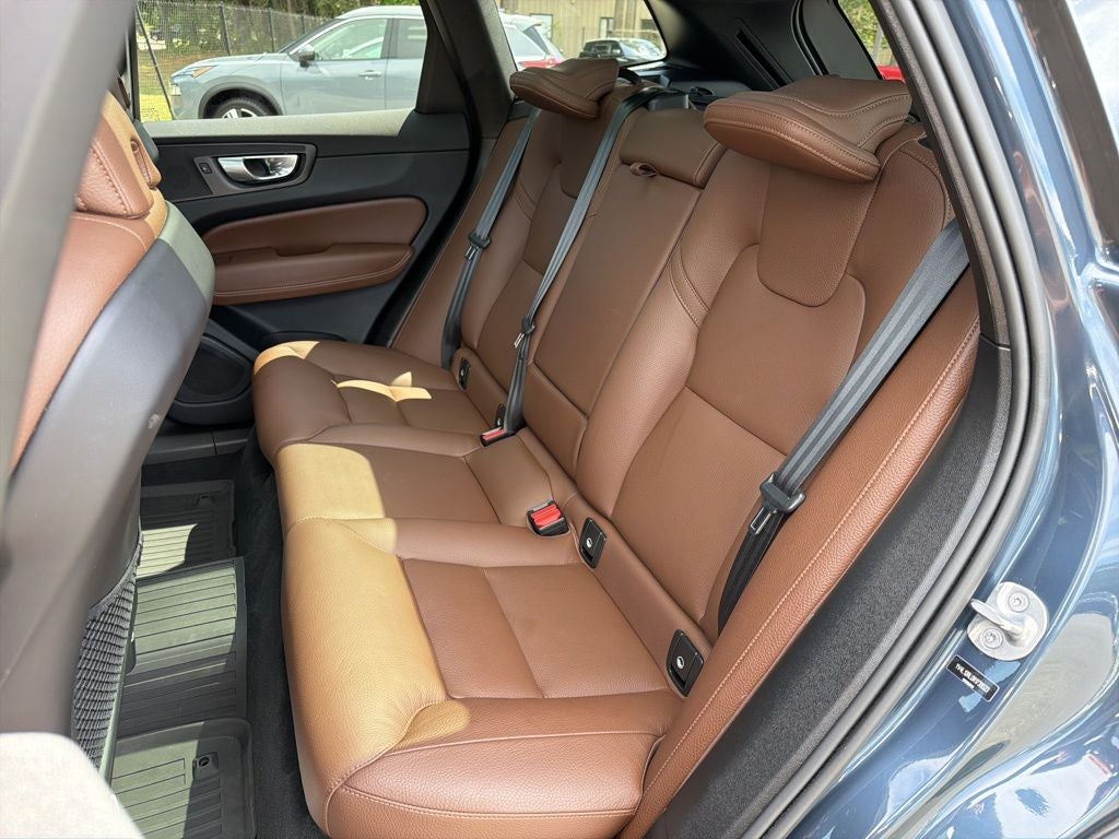 2024 Volvo XC60 B5 Plus Dark Theme