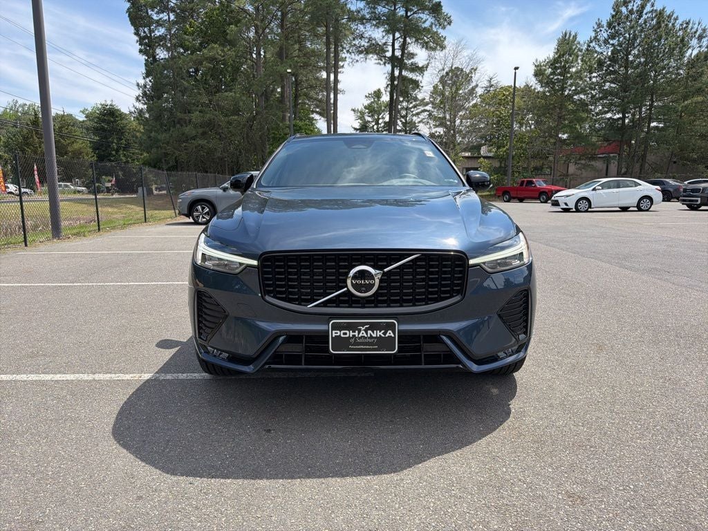 2024 Volvo XC60 B5 Plus Dark Theme