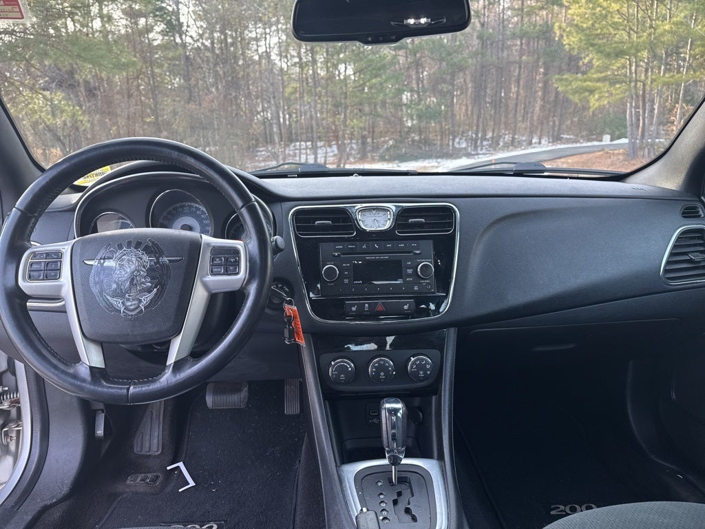 2012 Chrysler 200 Touring