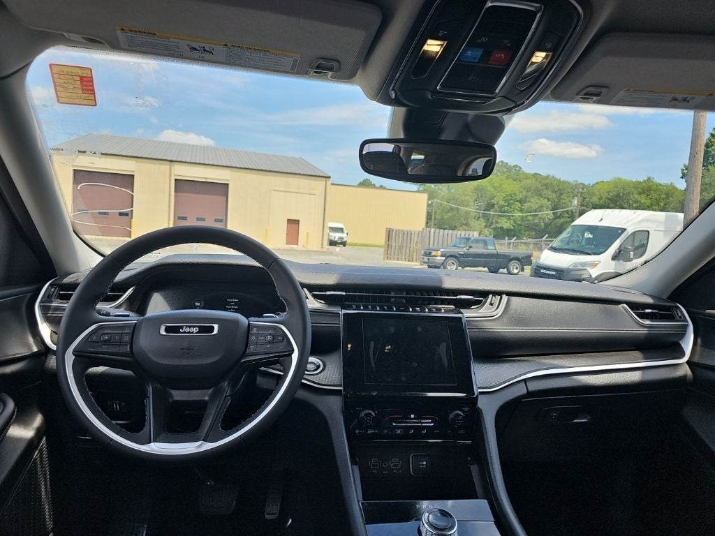 2023 Jeep Grand Cherokee L Laredo **** ONE OWNER ****