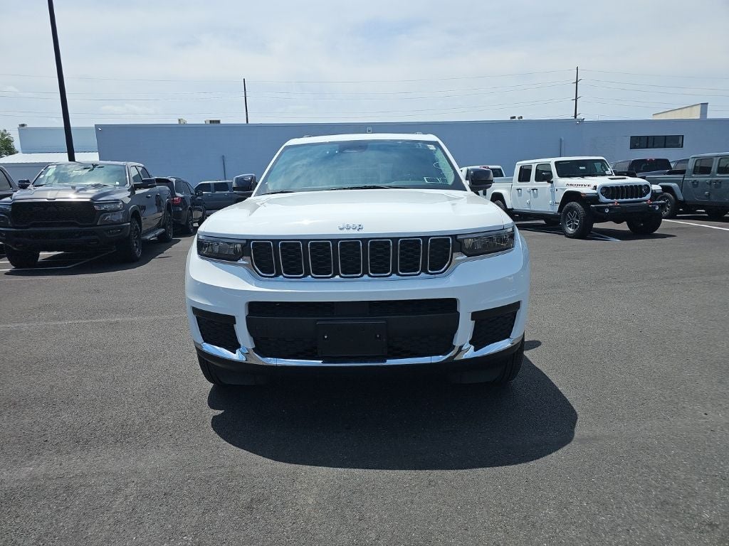 2023 Jeep Grand Cherokee L Laredo **** ONE OWNER ****