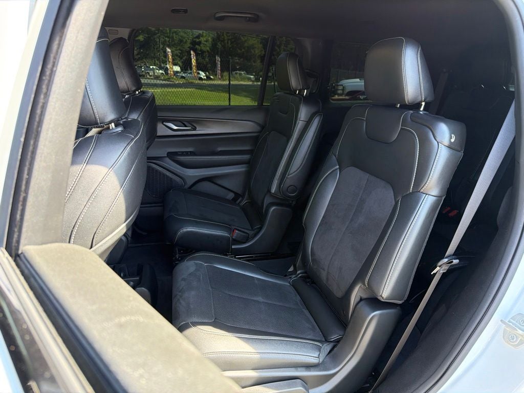 2024 Jeep Grand Cherokee L Altitude *** LOW MILES ** CLEAN TRADE ***