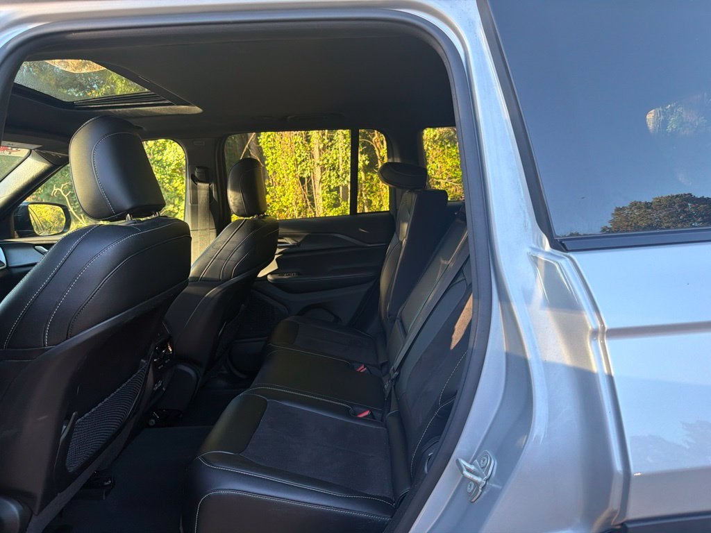 2024 Jeep Grand Cherokee L Laredo