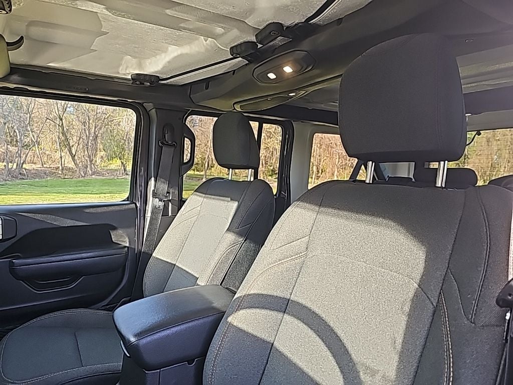 2025 Jeep Wrangler Willys 4xe **** ONE OWNER ****