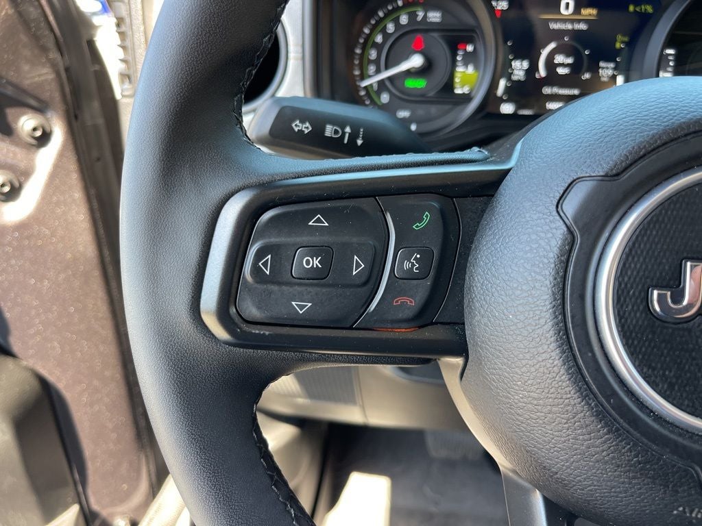 2025 Jeep Wrangler Willys 4xe **** ONE OWNER ****