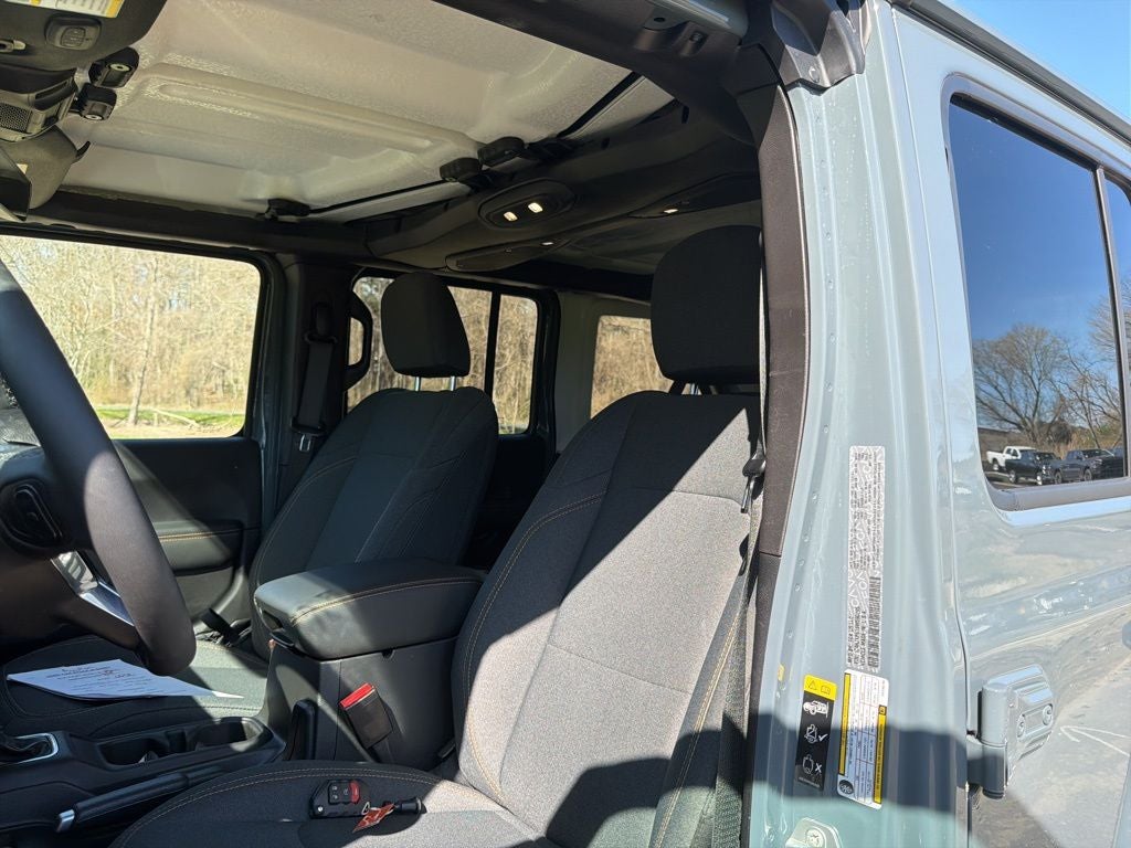 2025 Jeep Wrangler Sahara 4xe **** ONE OWNER ****