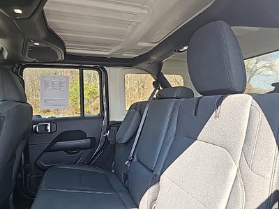 2025 Jeep Wrangler Sahara 4xe *** ONE OWNER ***