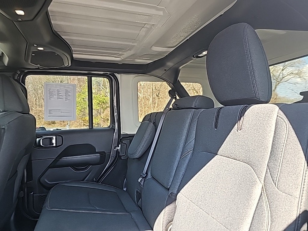 2025 Jeep Wrangler Sahara 4xe *** ONE OWNER ***