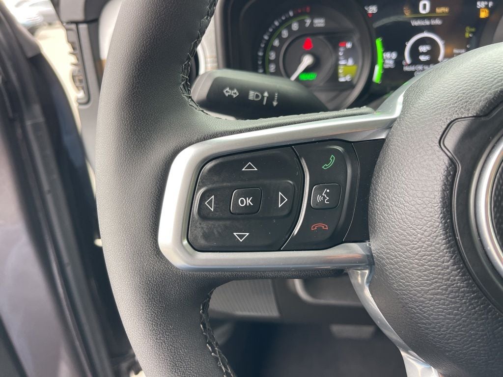 2025 Jeep Wrangler Sahara 4xe *** ONE OWNER ***