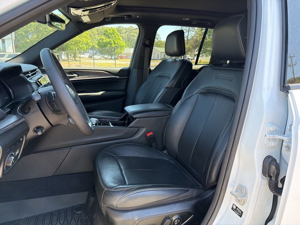 2023 Jeep Grand Cherokee Overland 4xe *** ONE OWNER ***