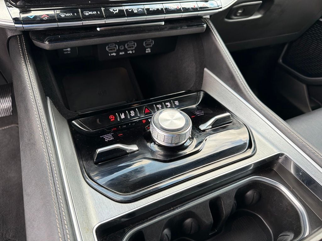 2025 Jeep Wagoneer Series III *** ONE OWNER ***