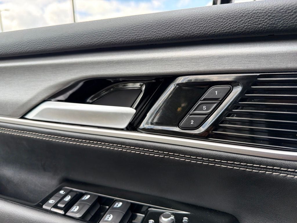 2025 Jeep Wagoneer Series III *** ONE OWNER ***