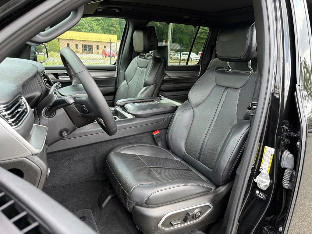 2025 Jeep Wagoneer Series III *** ONE OWNER ***