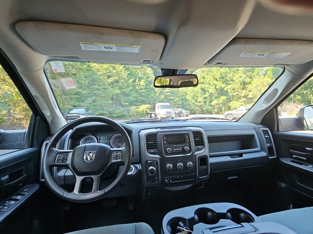 2018 RAM 1500 Express *** ONE OWNER ** HEMI V8 ***