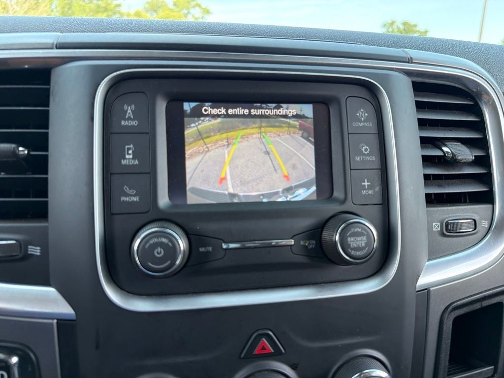 2024 RAM 1500 Classic SLT *** ONE OWNER ***