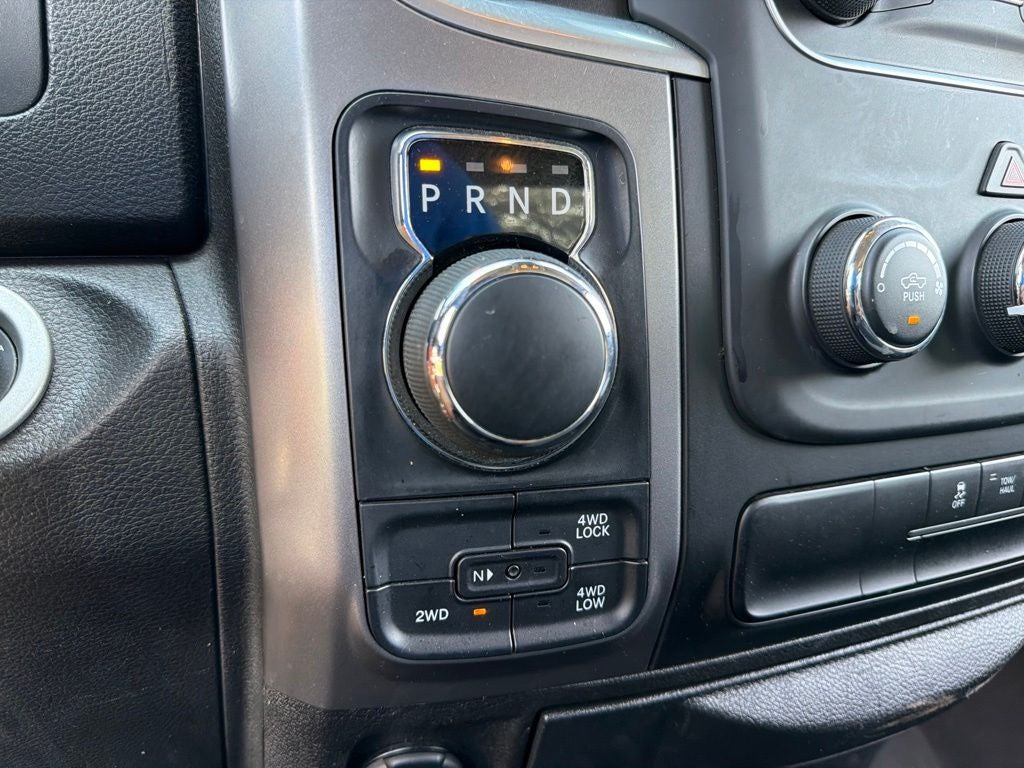 2024 RAM 1500 Classic SLT *** ONE OWNER ***